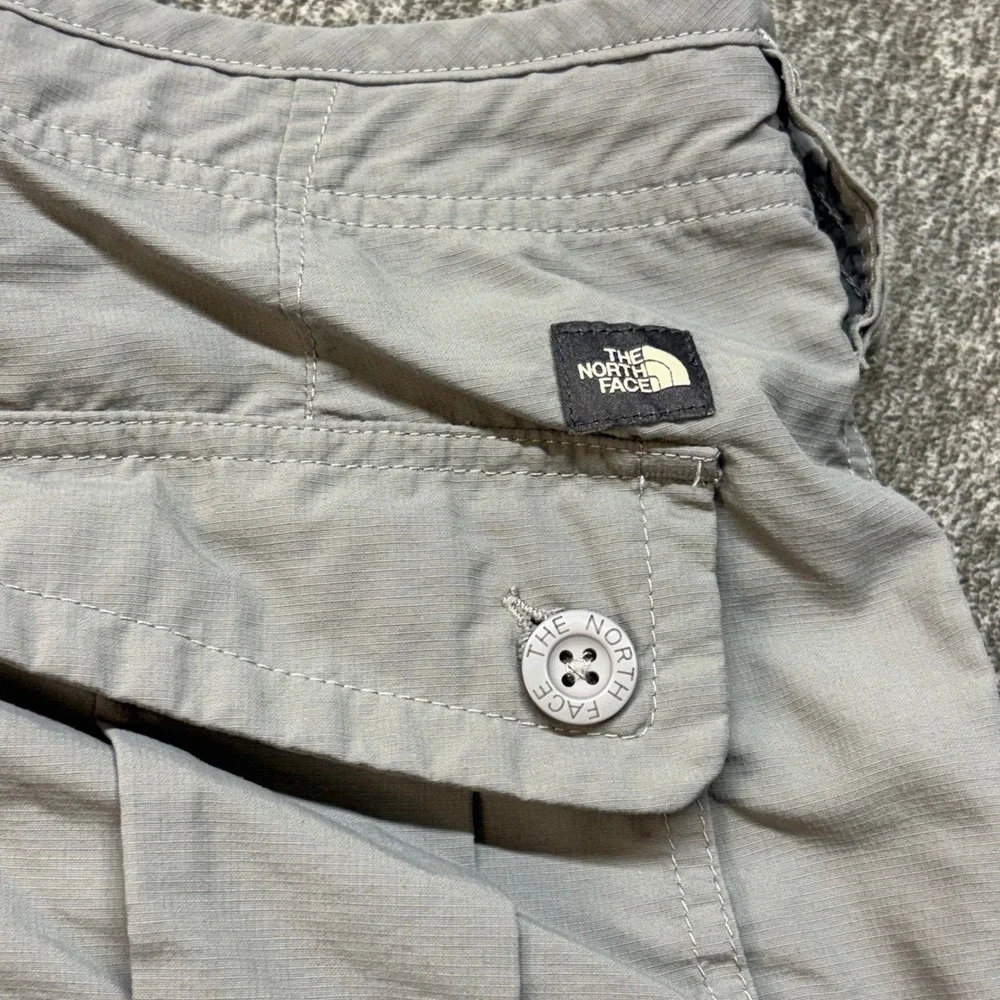 The North Face Womens 8S Gray Convertible Hiking Pants Roll‎ Up Capri Ripstop